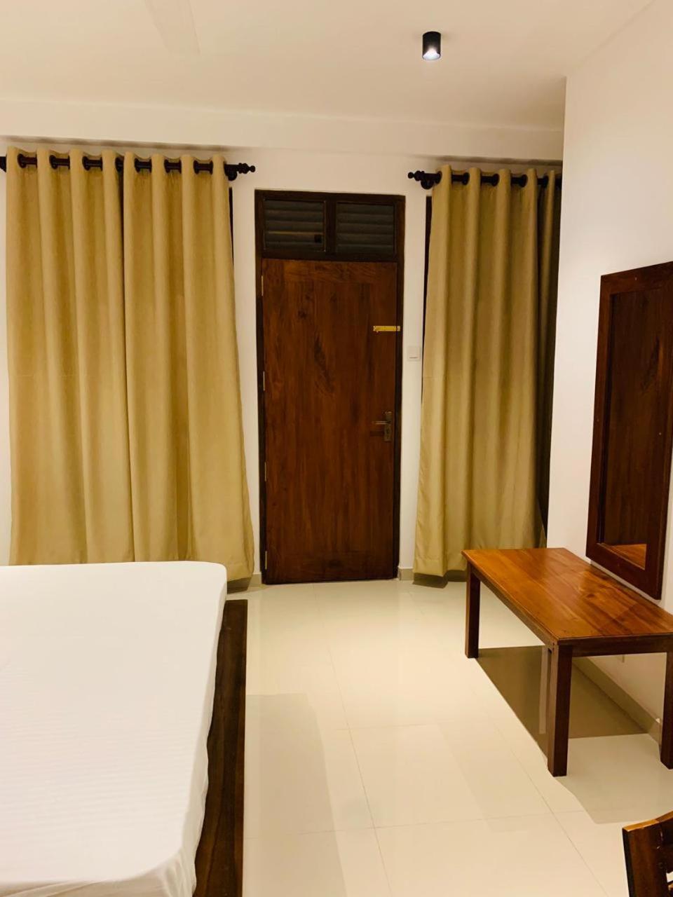 New Holiday Reach Unawatuna Exterior foto